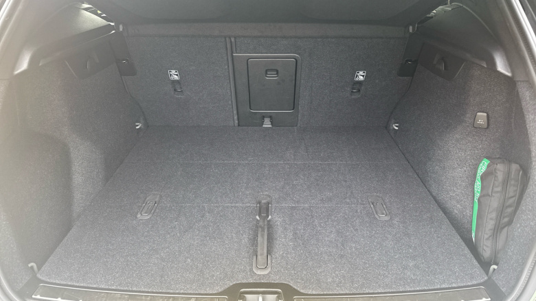 Volvo XC40 2.0 B3P Ultra Dark 5dr Auto Petrol Estate